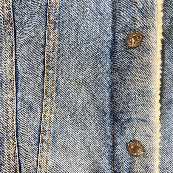 Levi's Denim Jacket with Sherpa Lining Size Women’s Large - Picture 6 of 10
